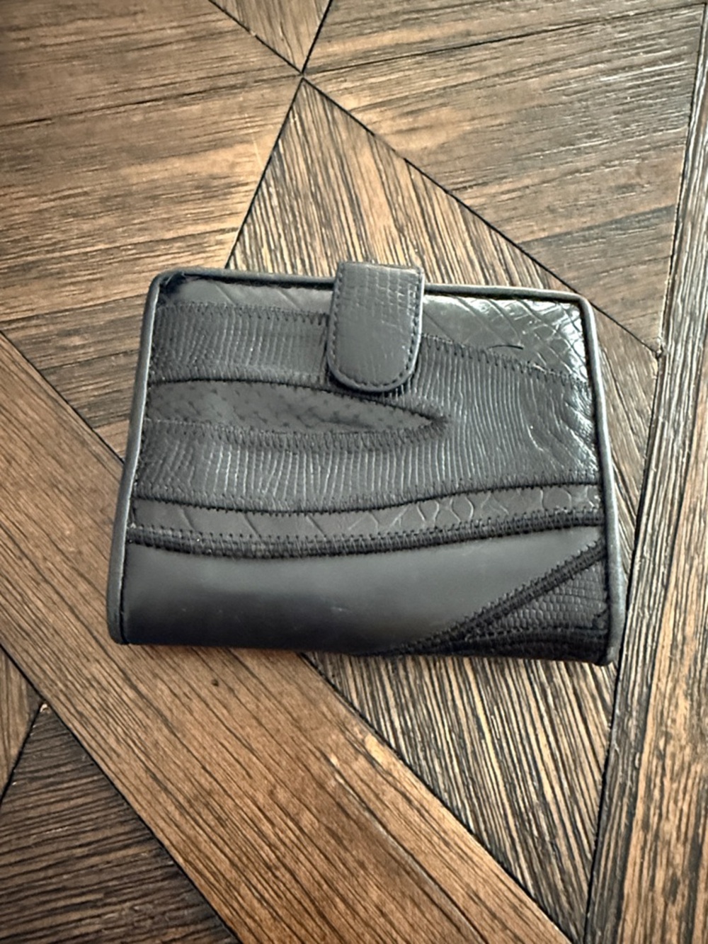 Vintage 80s Sharif Black Leather Wallet Kiss Lock Coin Purse
